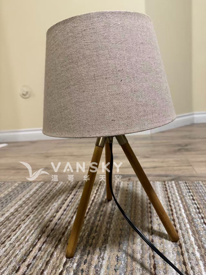 251218205030_table lamp 2.jpg